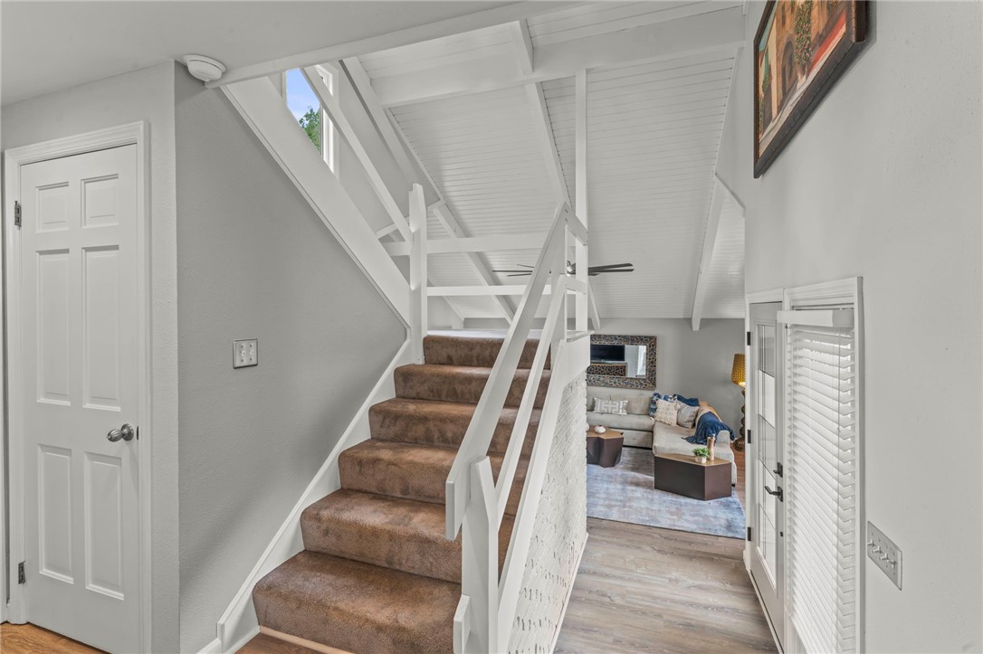 102 Maid Marion Lane