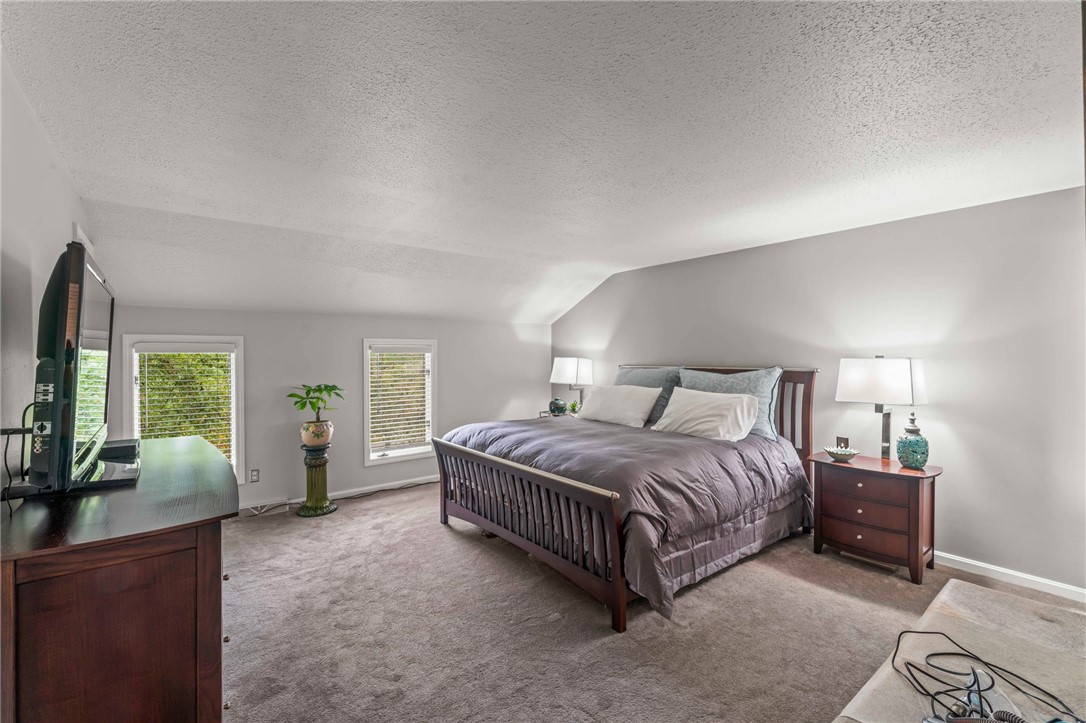 102 Maid Marion Lane