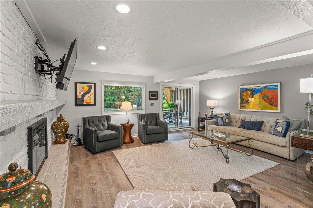 102 Maid Marion Lane