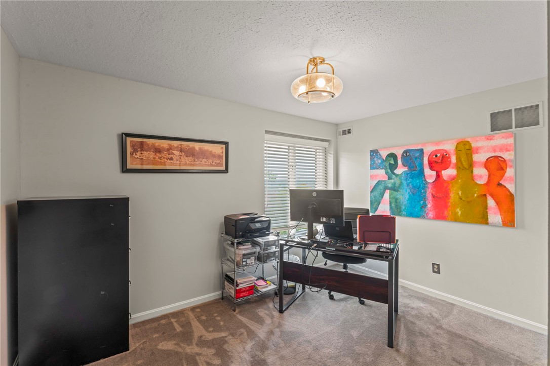 102 Maid Marion Lane