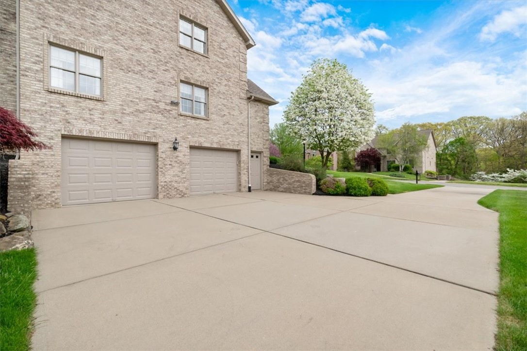 1515 Brimfield Drive