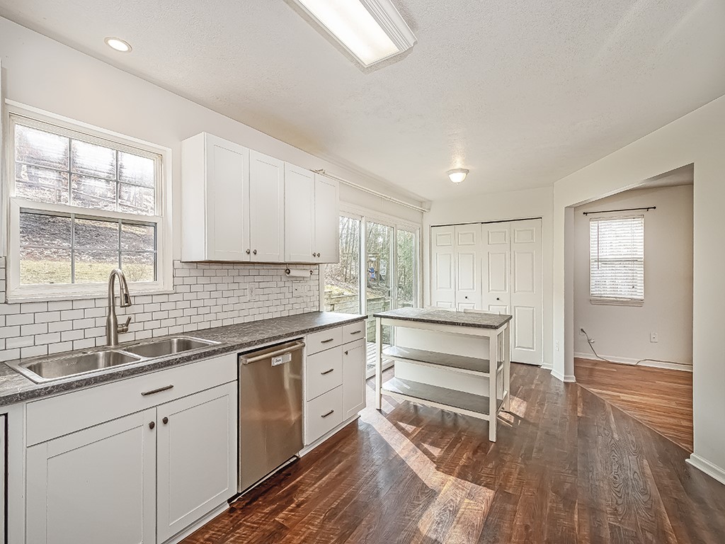 4244 Timberlane Drive