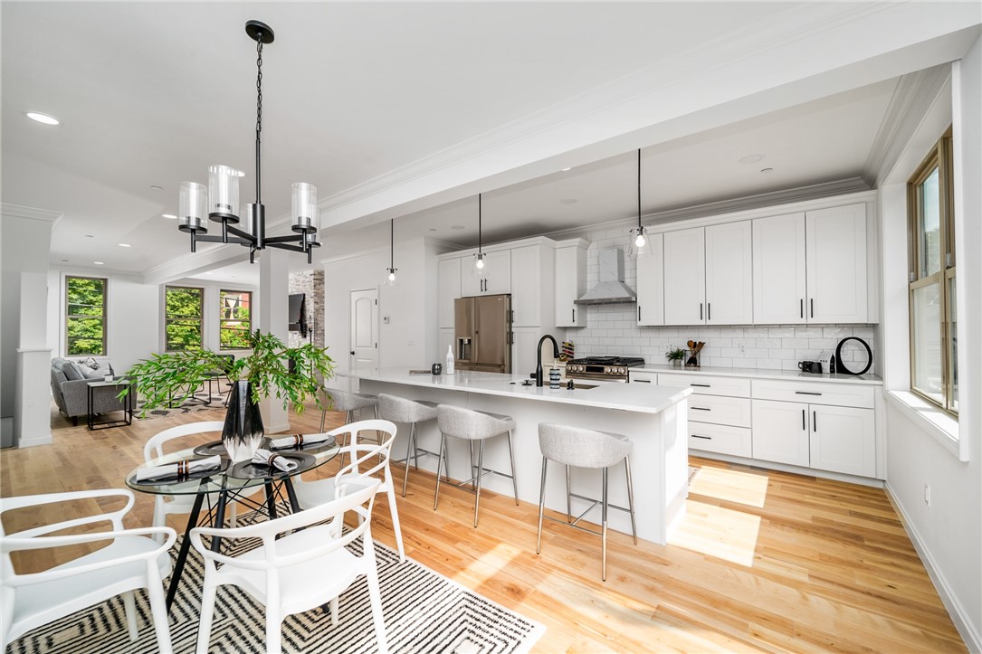 1607 Buena Vista Street