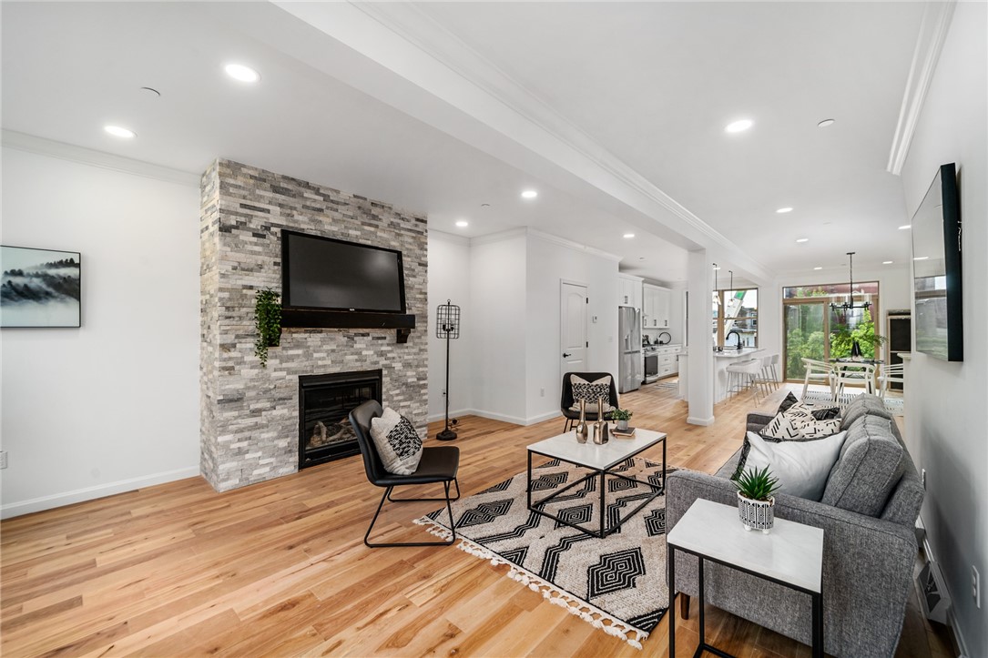 1607 Buena Vista Street