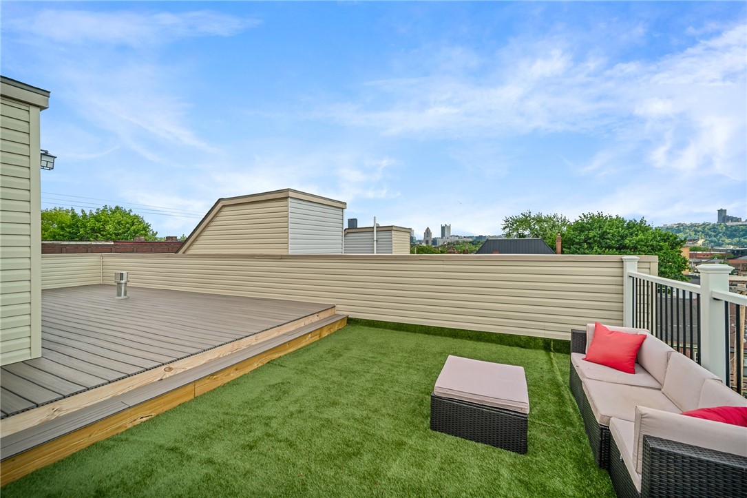 1607 Buena Vista Street