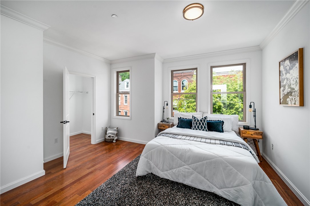 1607 Buena Vista Street