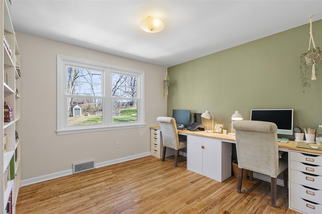 215 McIntyre Rd