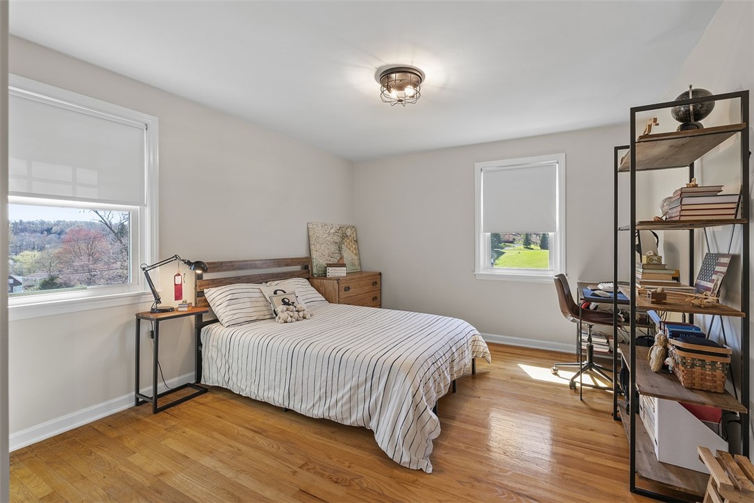 215 McIntyre Rd