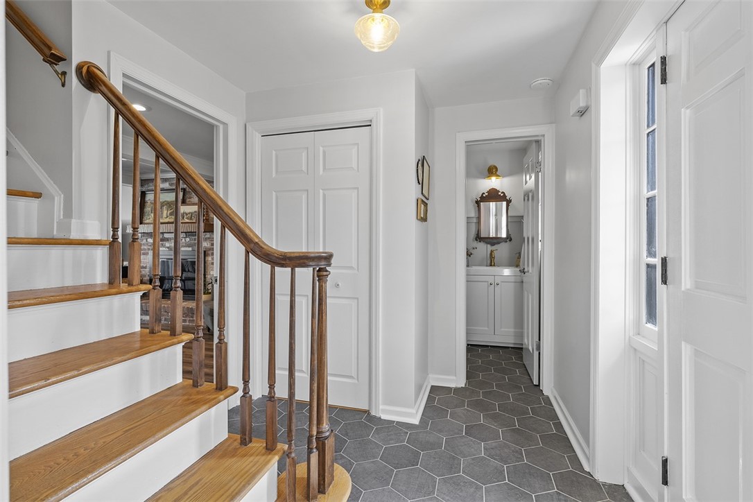 215 McIntyre Rd
