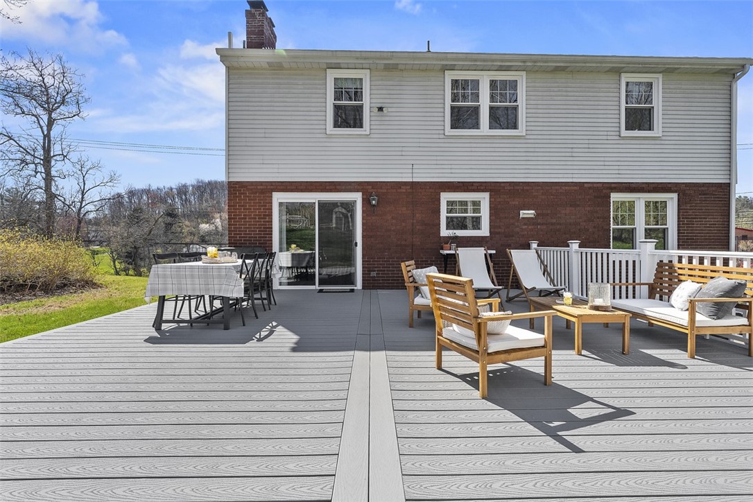 215 McIntyre Rd