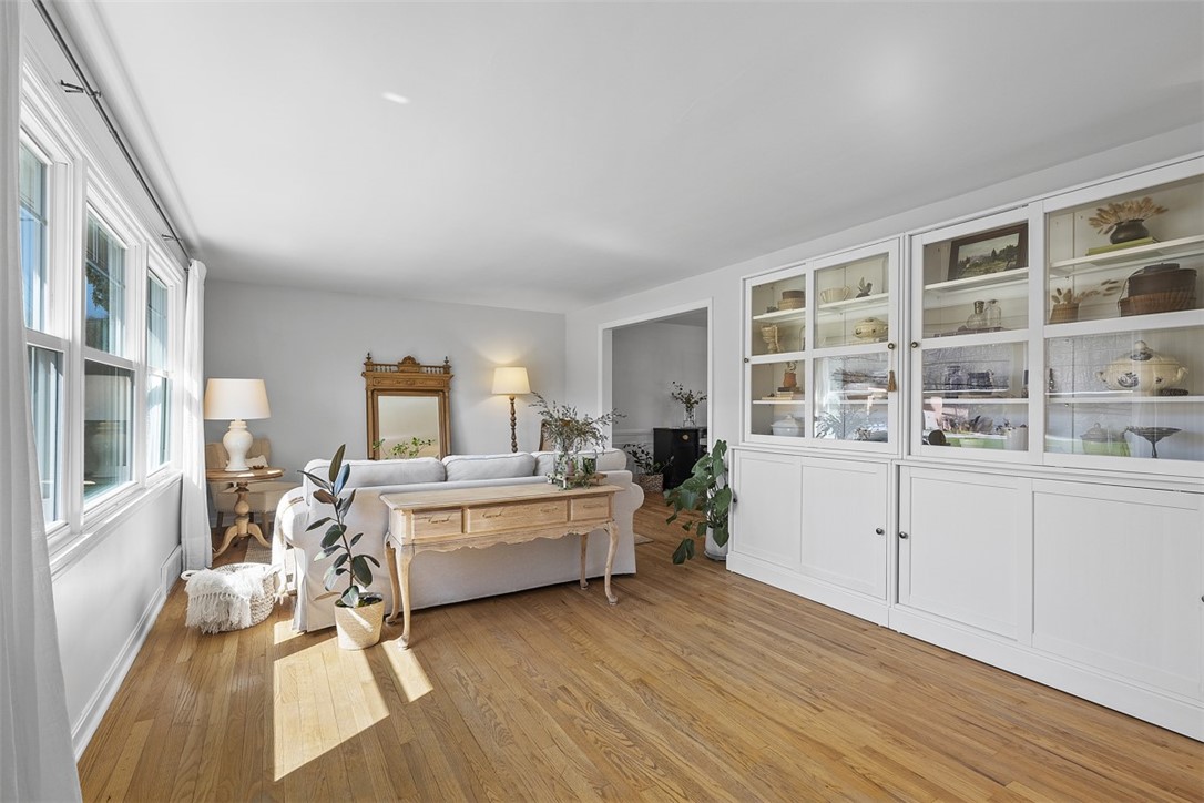 215 McIntyre Rd