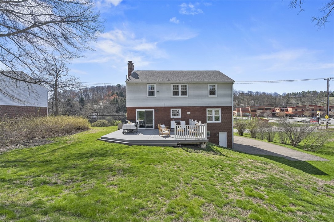 215 McIntyre Rd