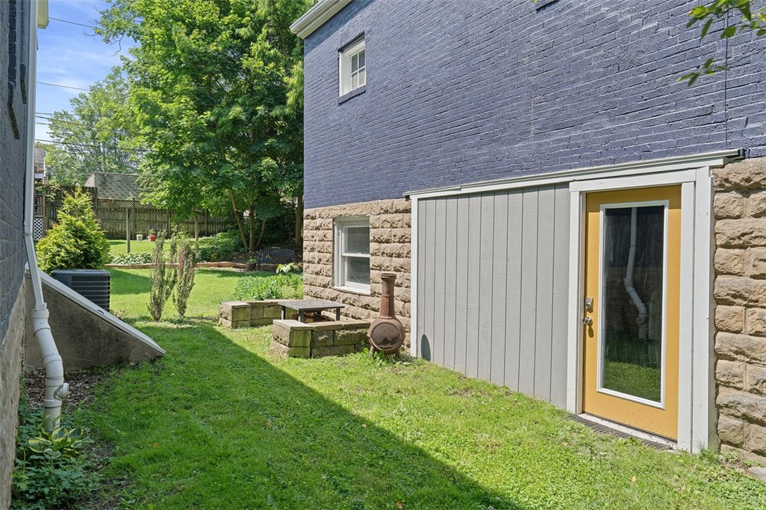 1037 Chislett Street