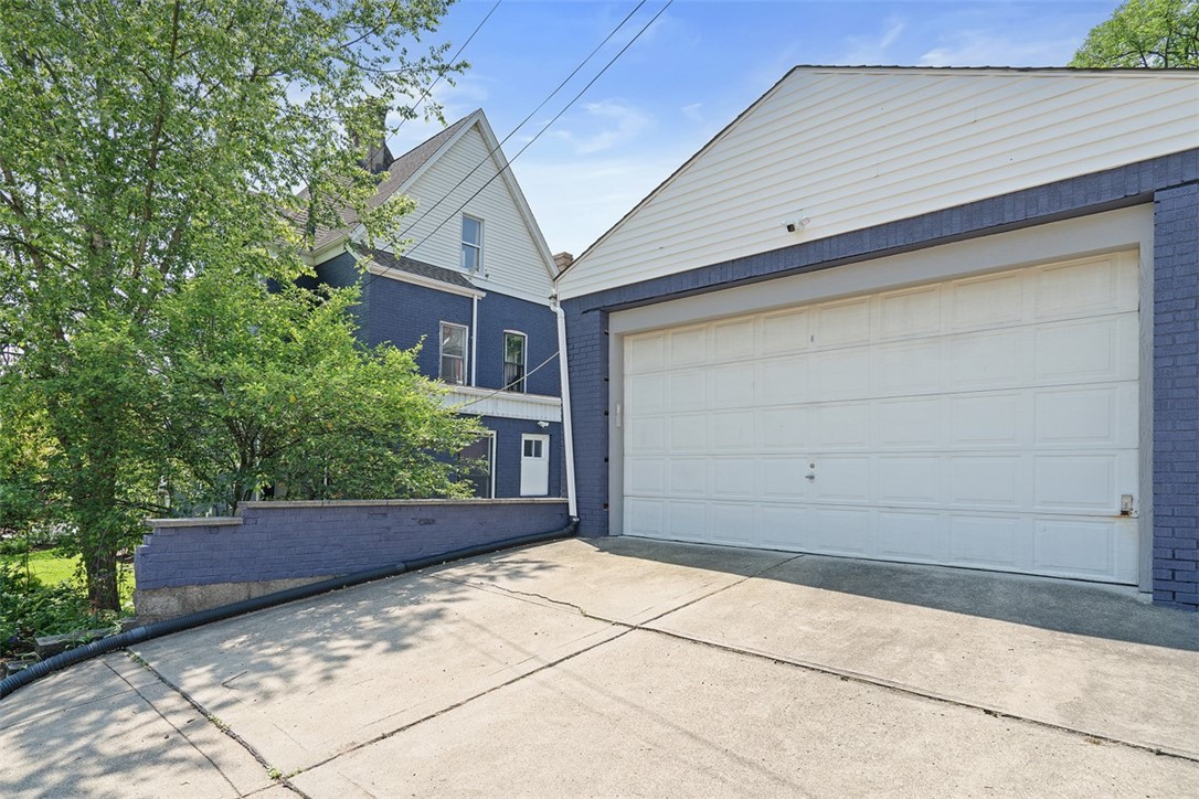 1037 Chislett Street