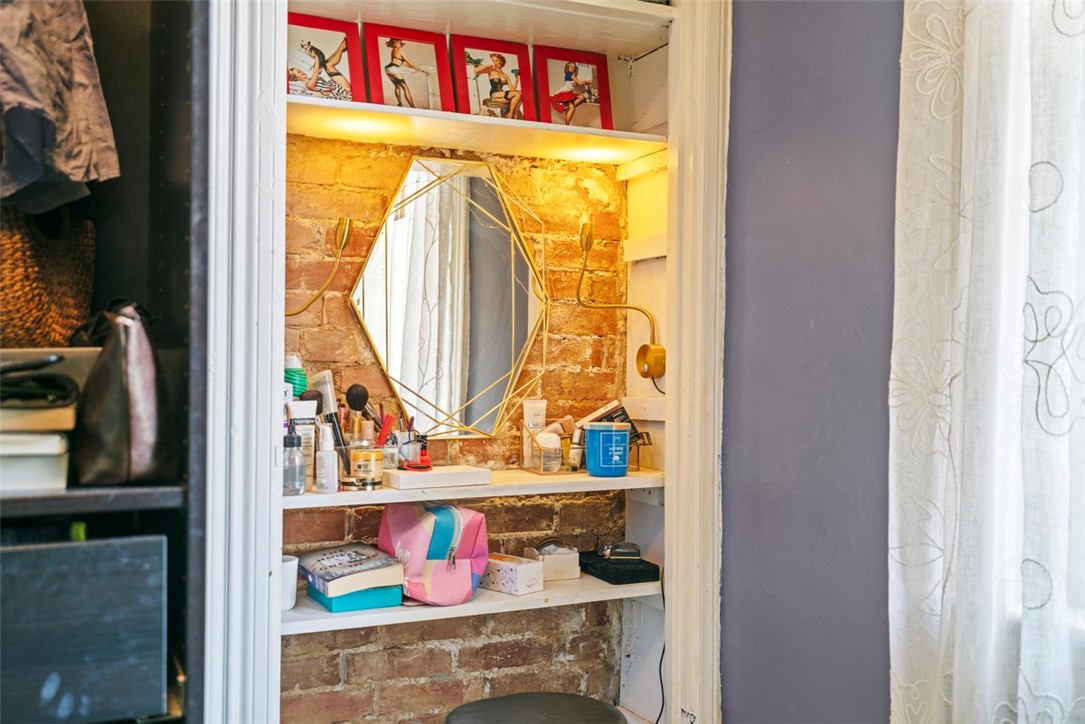 1037 Chislett Street