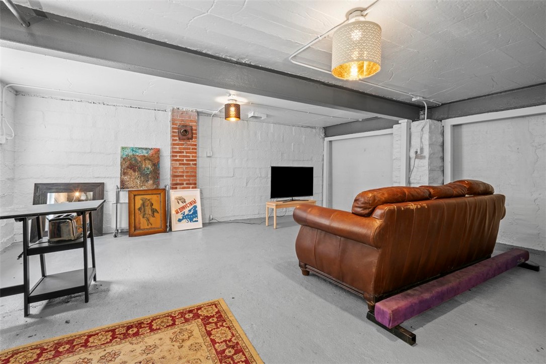 1037 Chislett Street