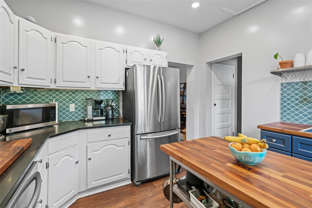 1037 Chislett Street