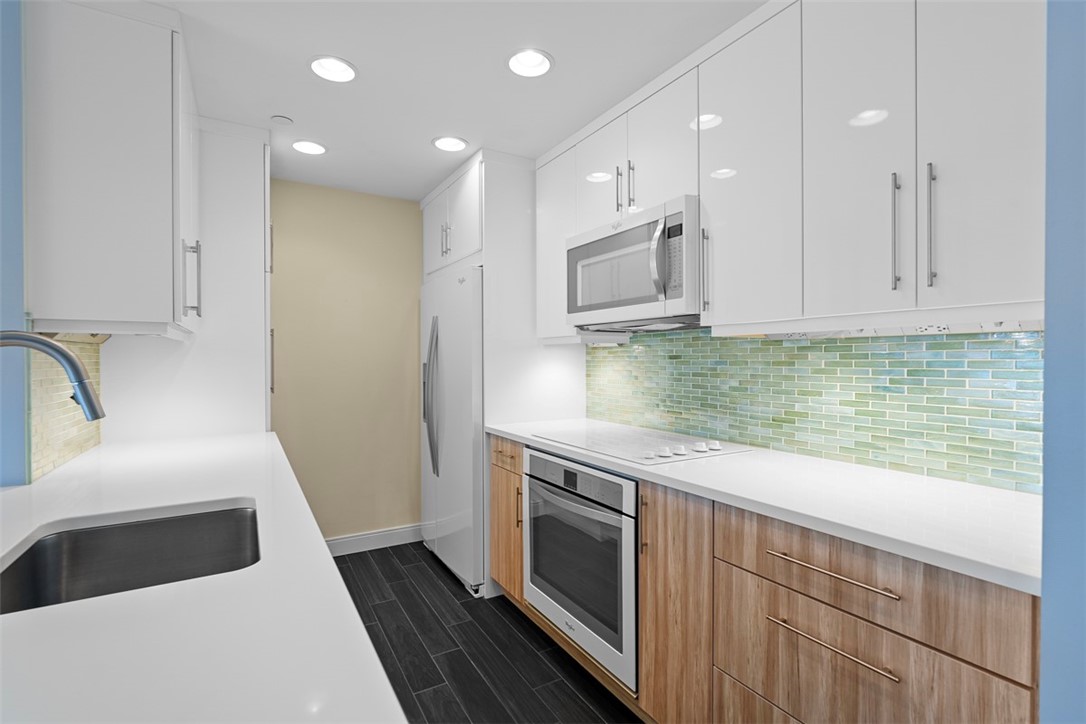 750 Washington Rd 205