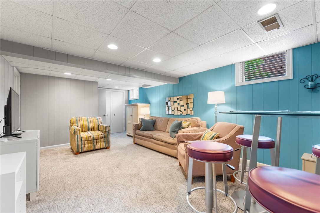 829 Ridgefield Avenue