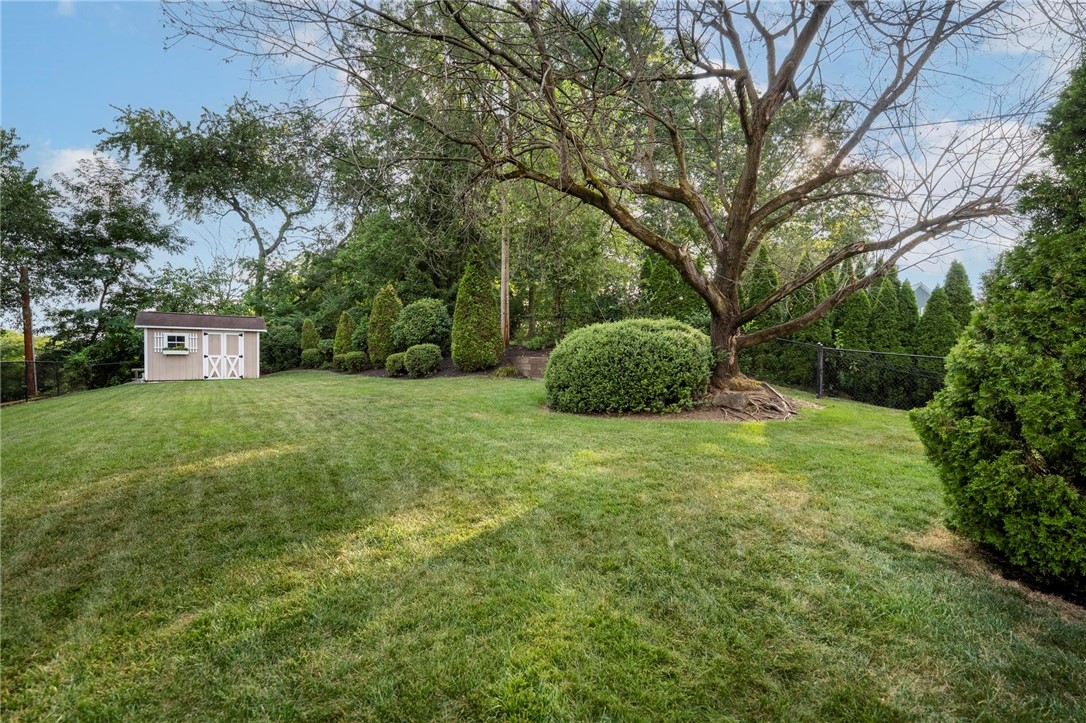 829 Ridgefield Avenue