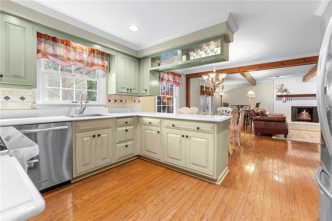 829 Ridgefield Avenue