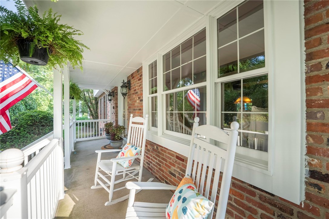 829 Ridgefield Avenue