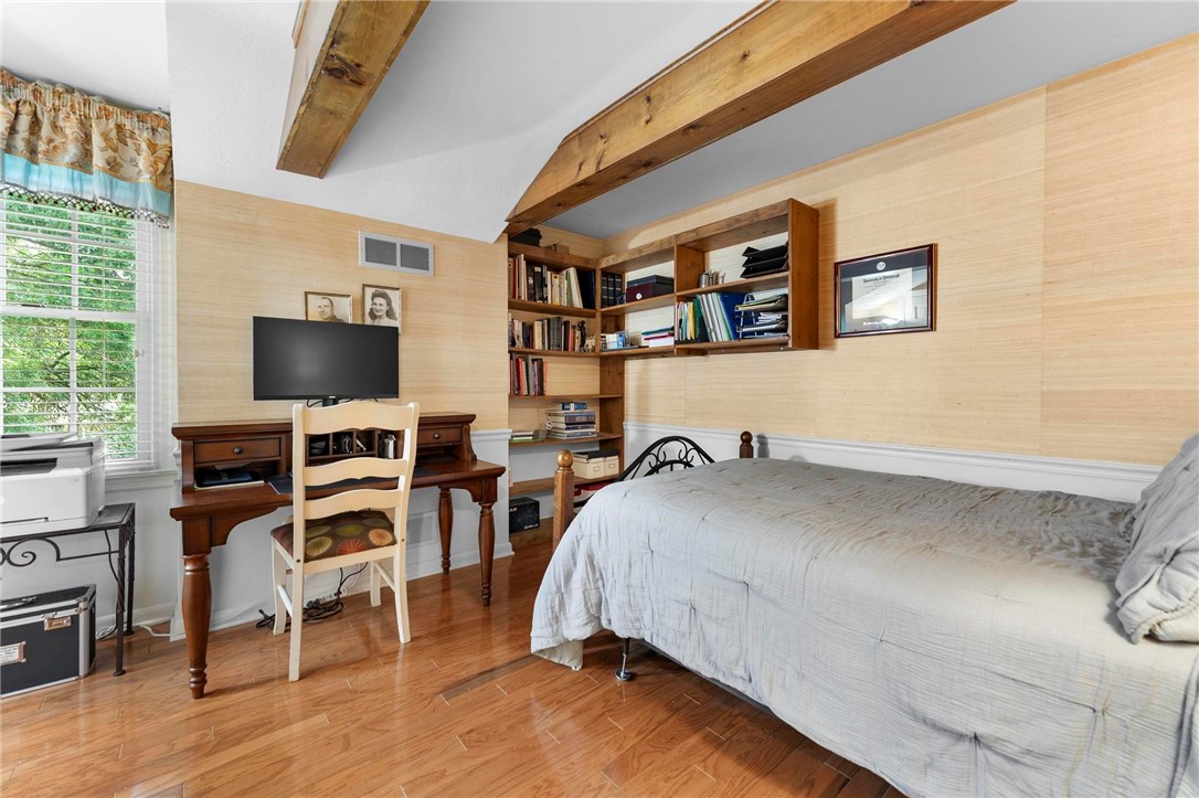 829 Ridgefield Avenue