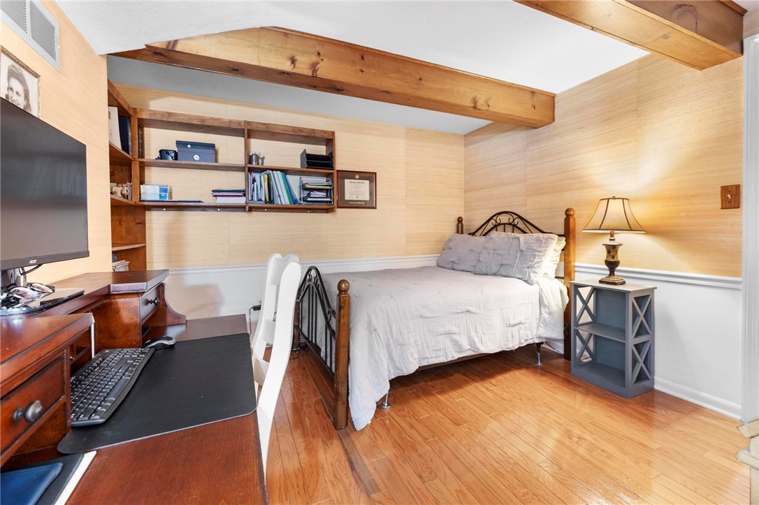 829 Ridgefield Avenue