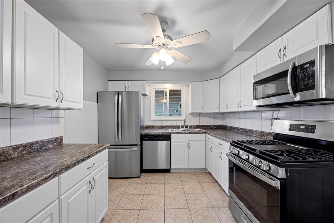 3104 Woodridge Dr