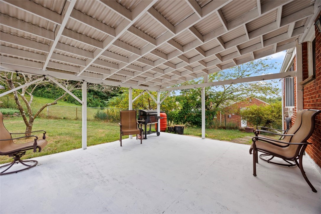 3104 Woodridge Dr