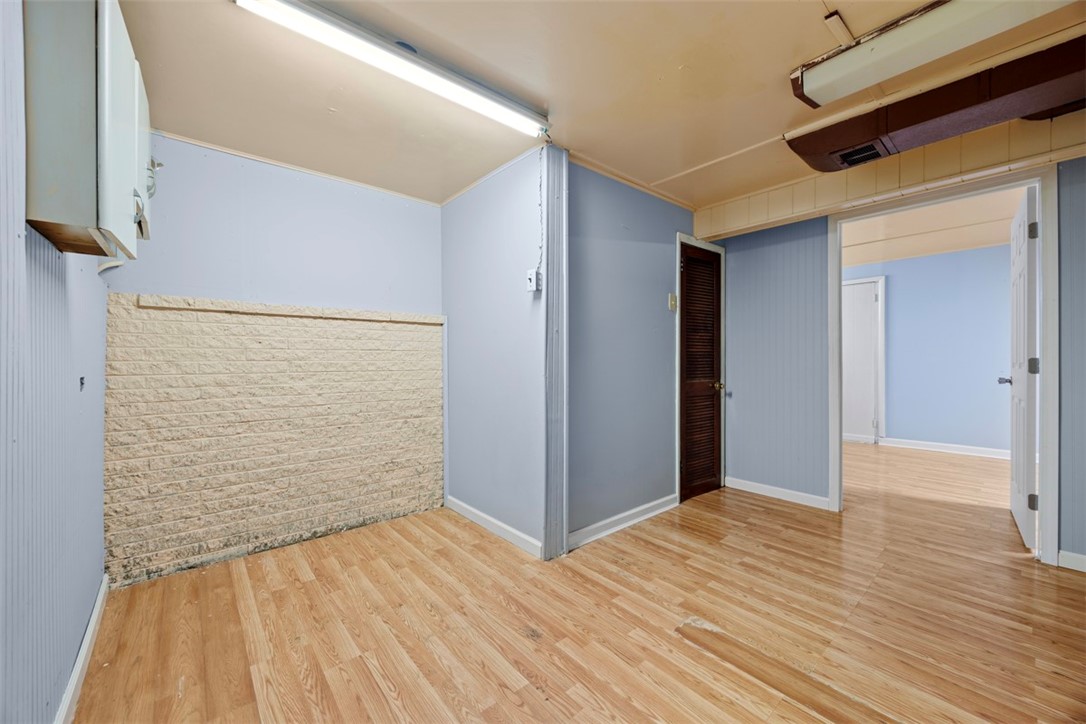 3104 Woodridge Dr