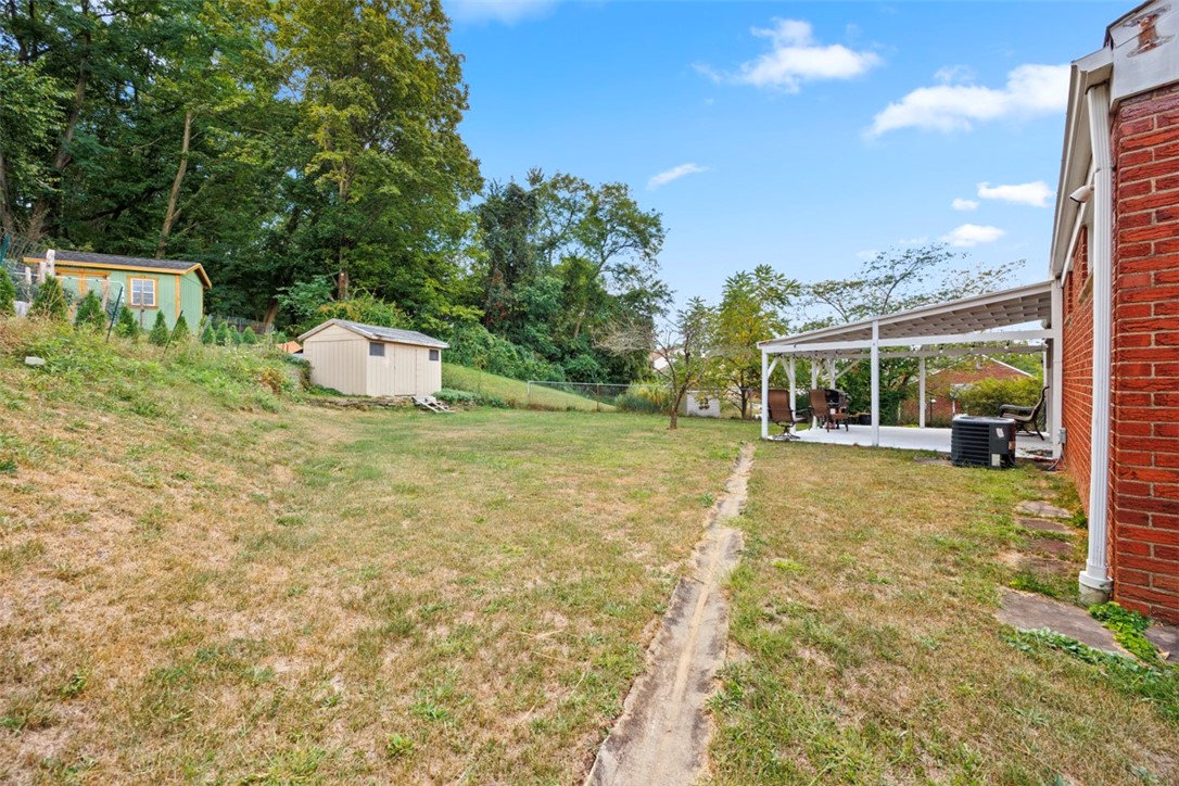 3104 Woodridge Dr