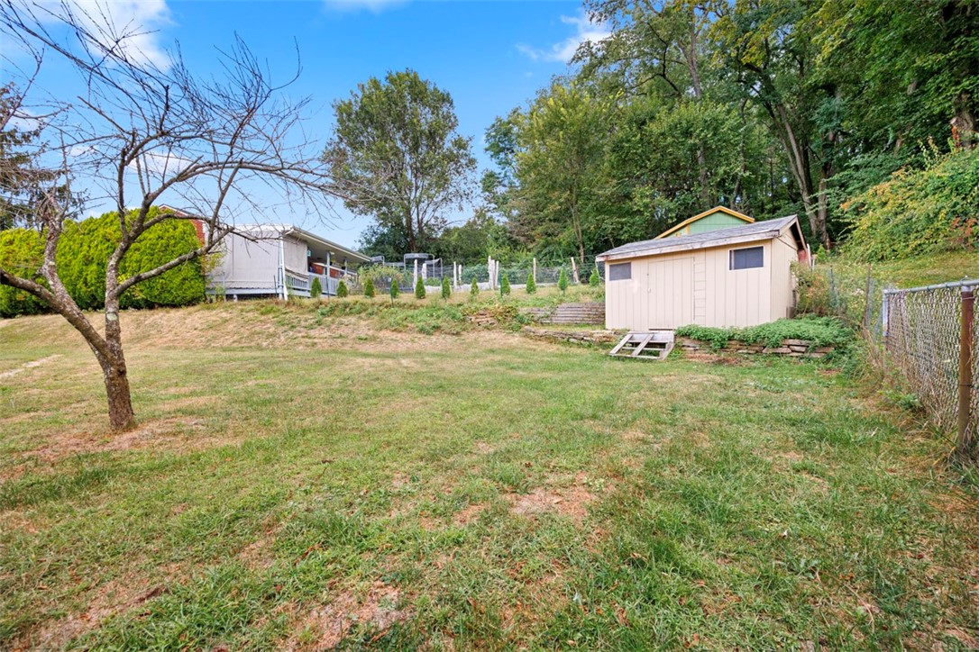3104 Woodridge Dr