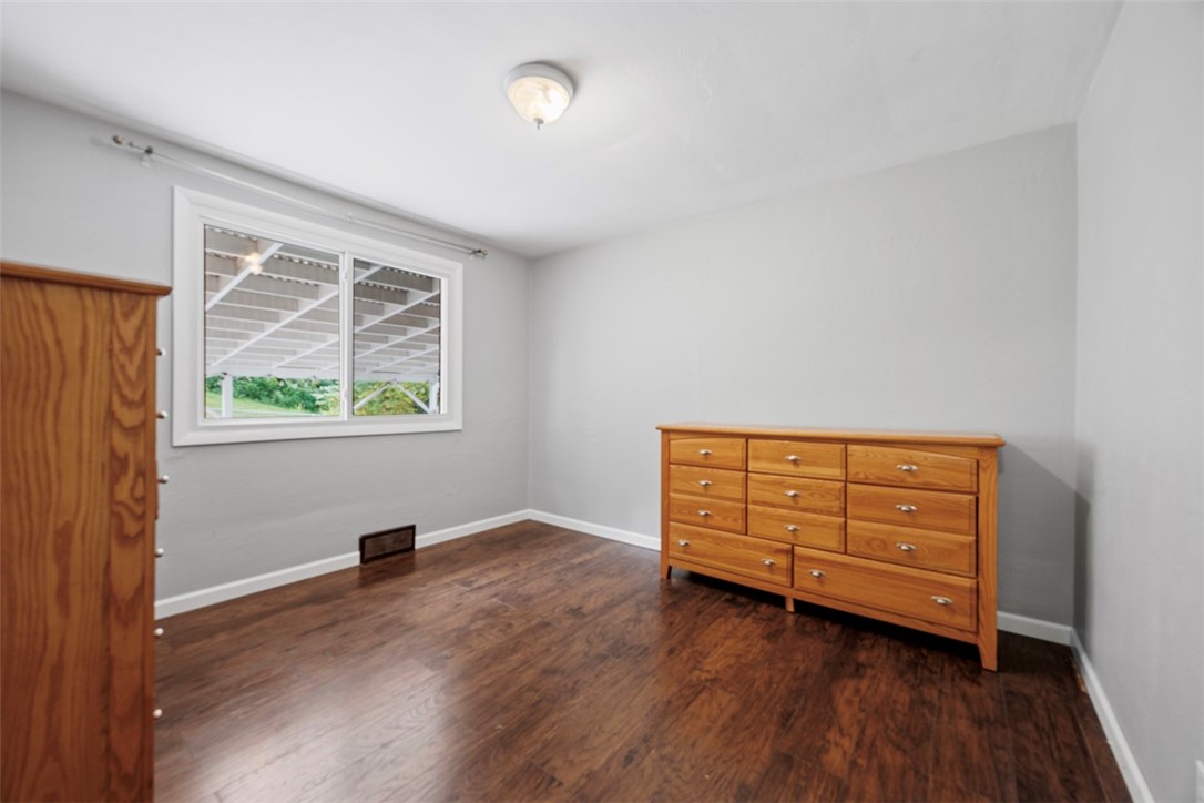 3104 Woodridge Dr