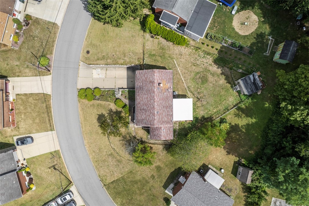 3104 Woodridge Dr