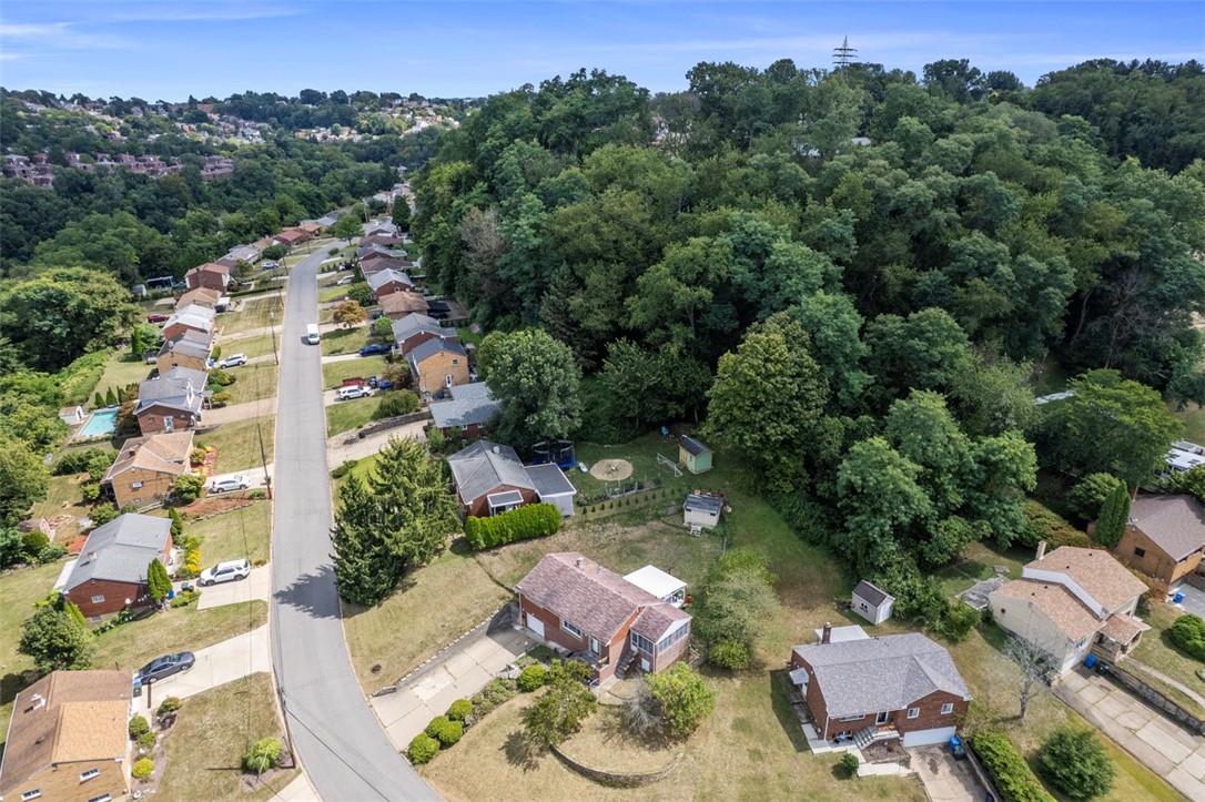 3104 Woodridge Dr
