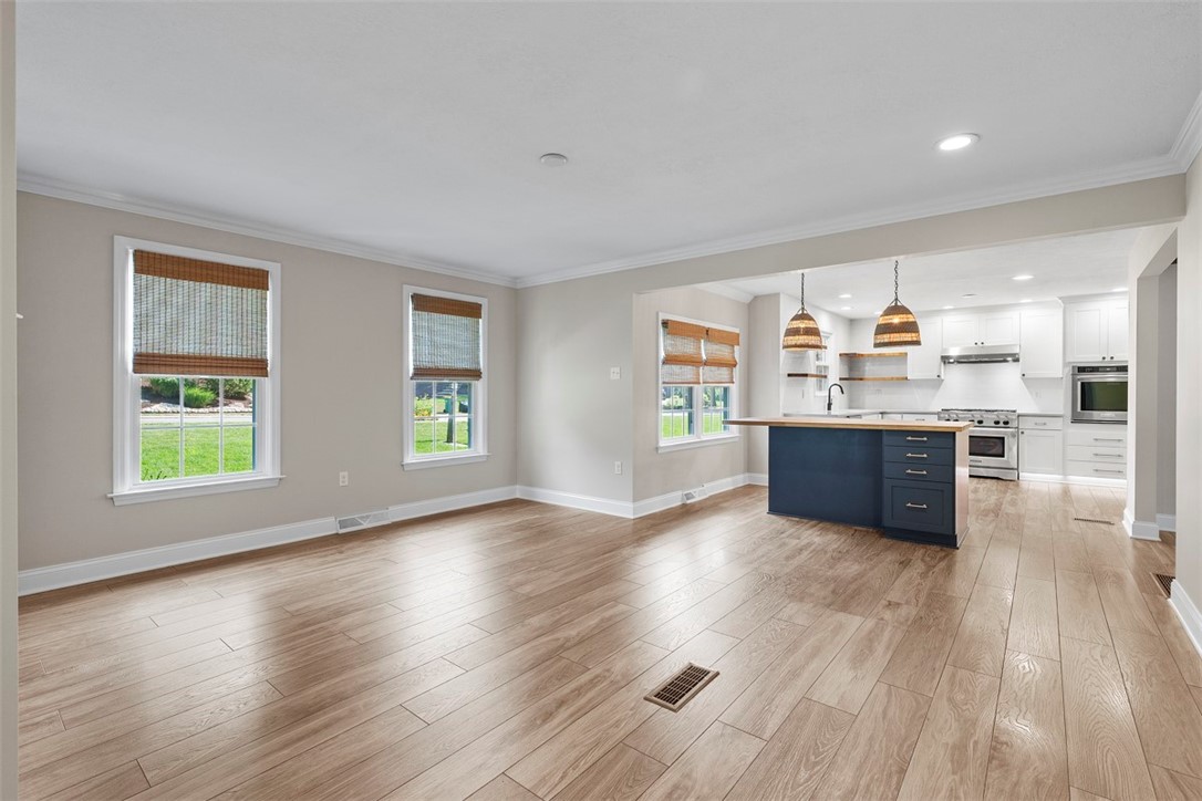 2668 Timberglen West