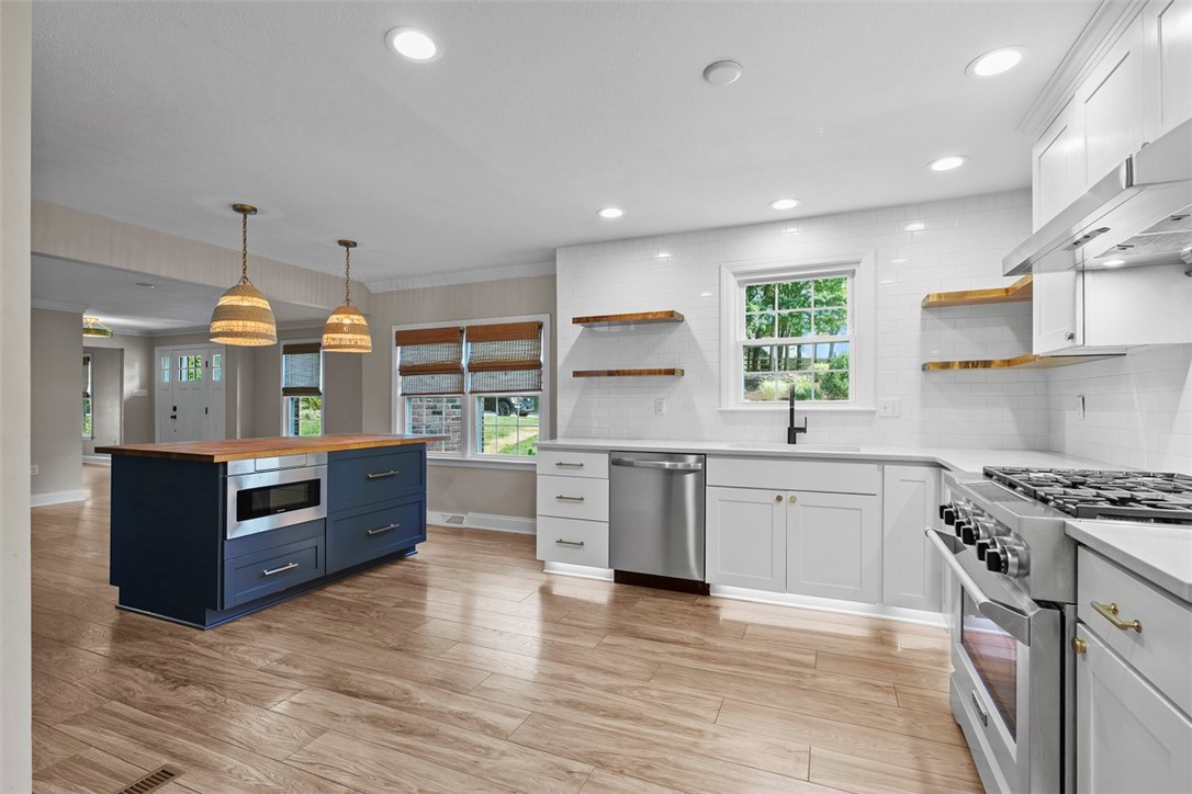 2668 Timberglen West