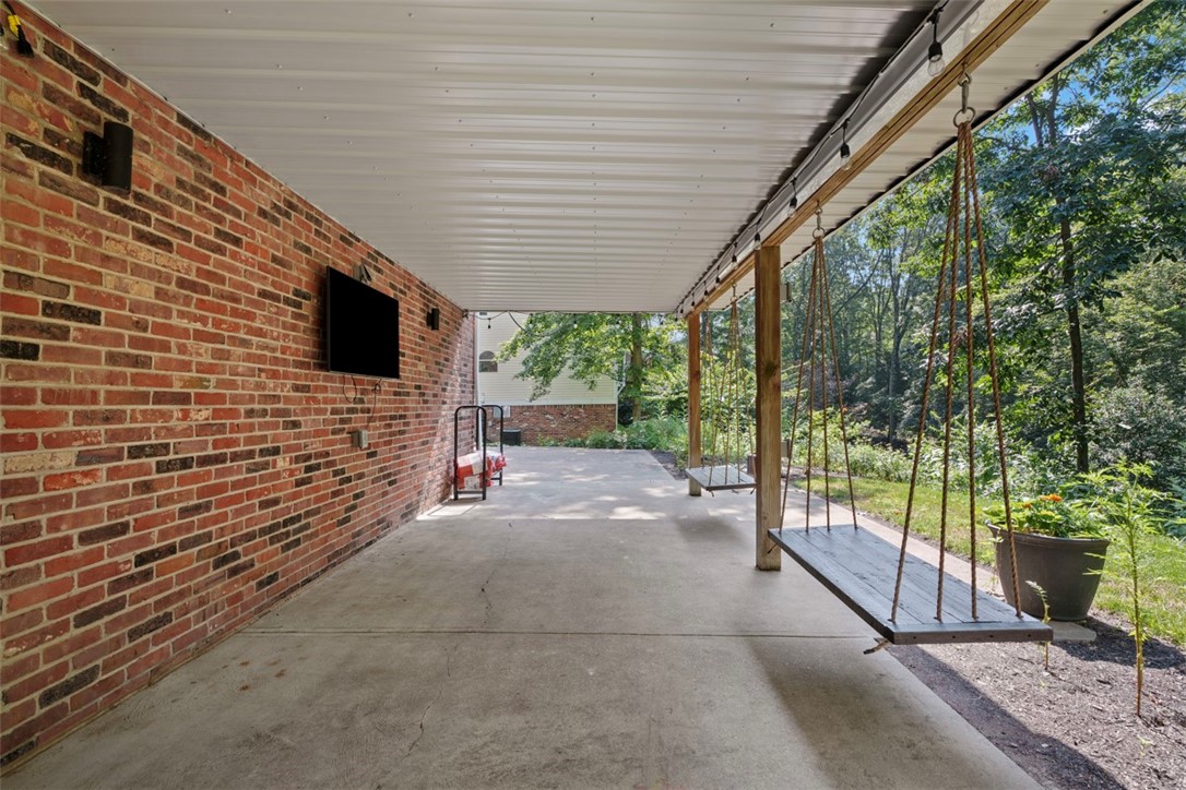 2668 Timberglen West