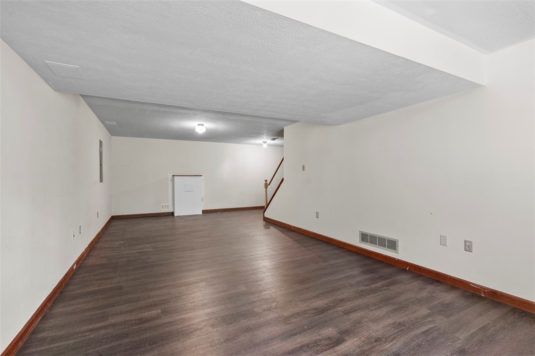 2668 Timberglen West