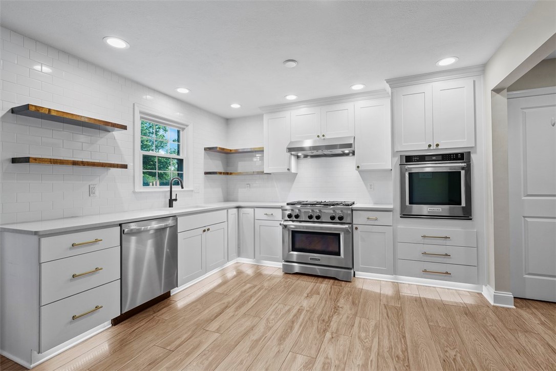 2668 Timberglen West