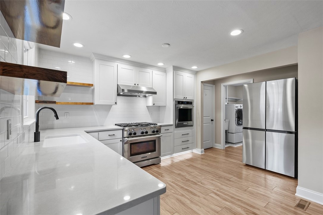 2668 Timberglen West