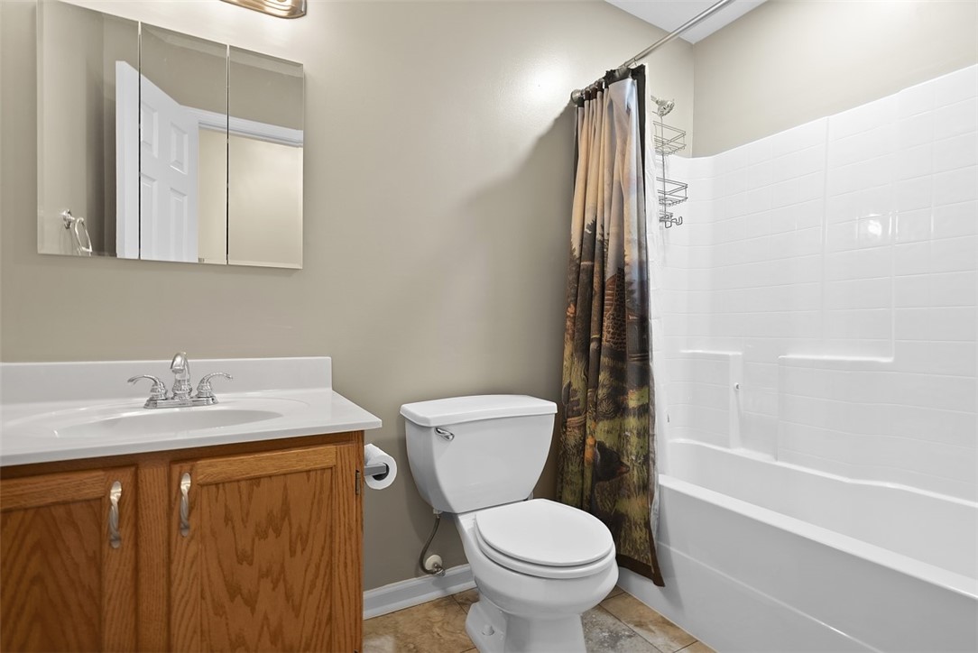 3212 Canterbury Dr
