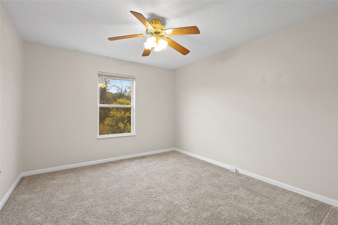 3212 Canterbury Dr