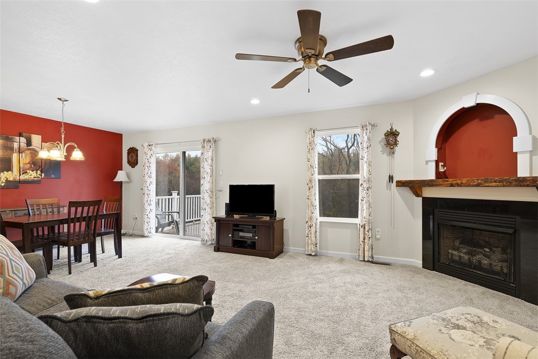 3212 Canterbury Dr