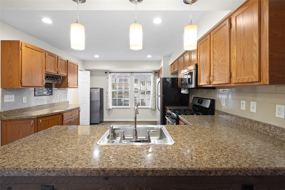 3212 Canterbury Dr