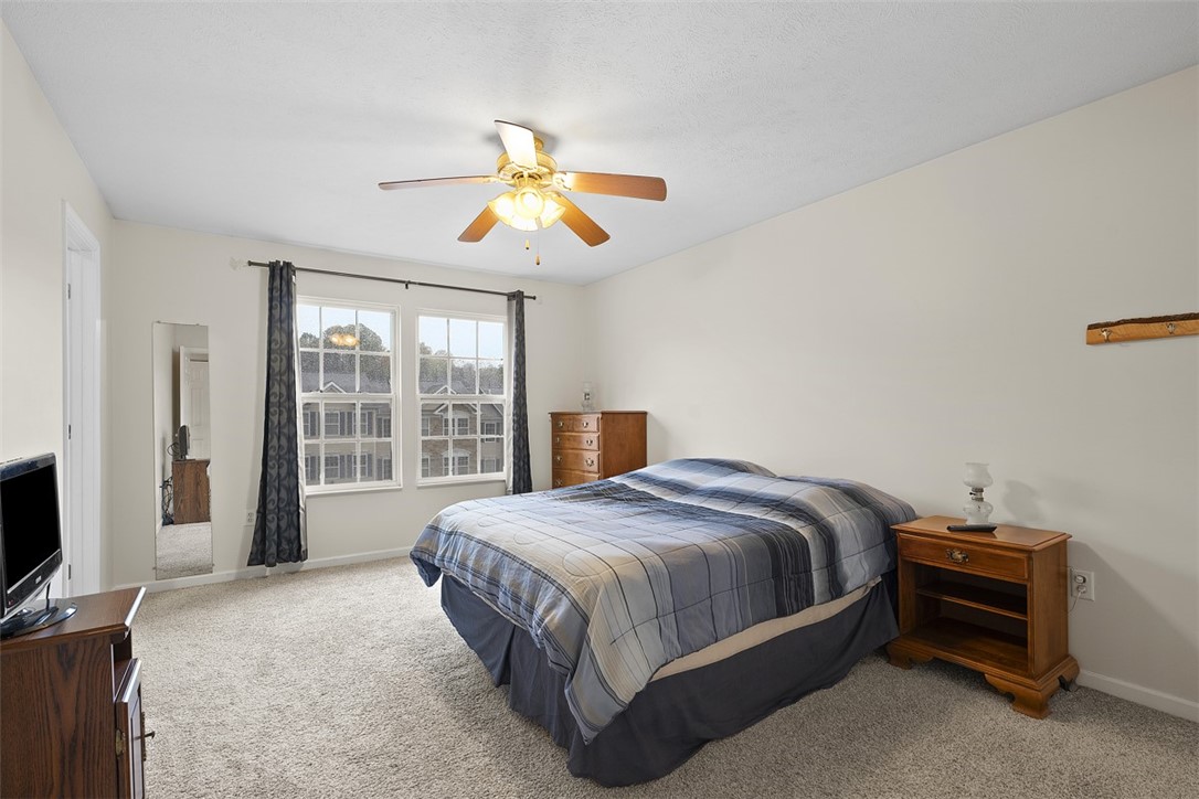 3212 Canterbury Dr