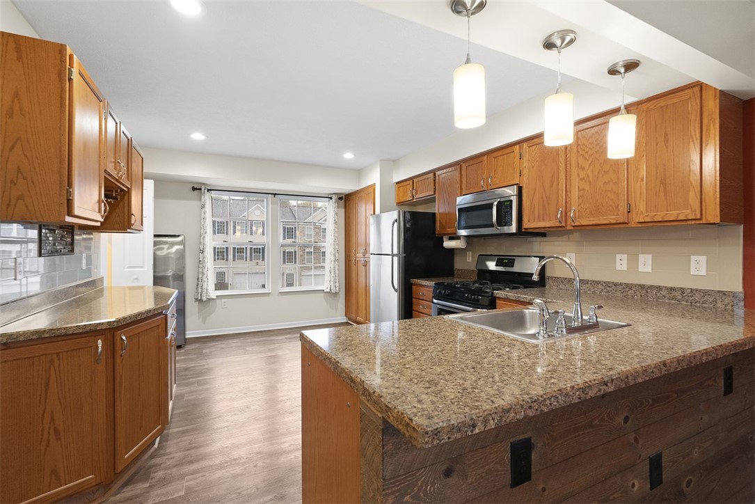 3212 Canterbury Dr