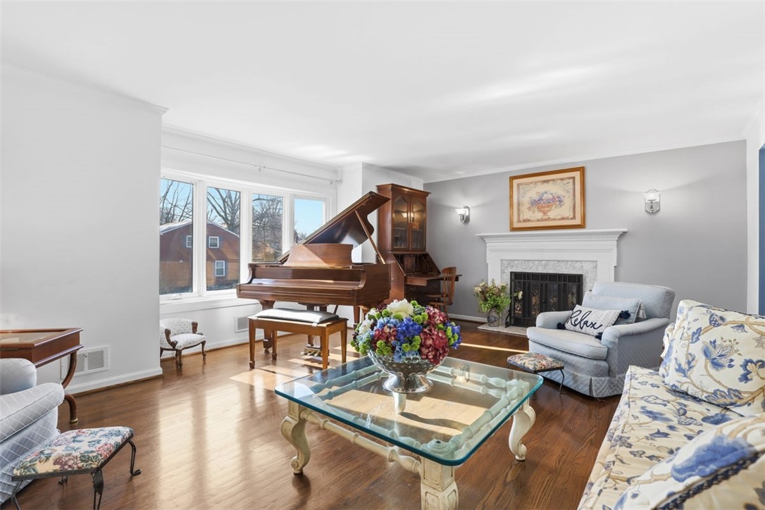 270 Twin Hills Dr