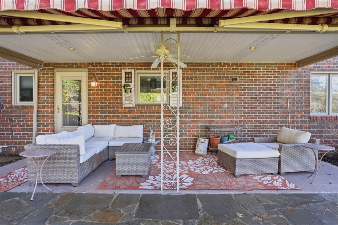 270 Twin Hills Dr